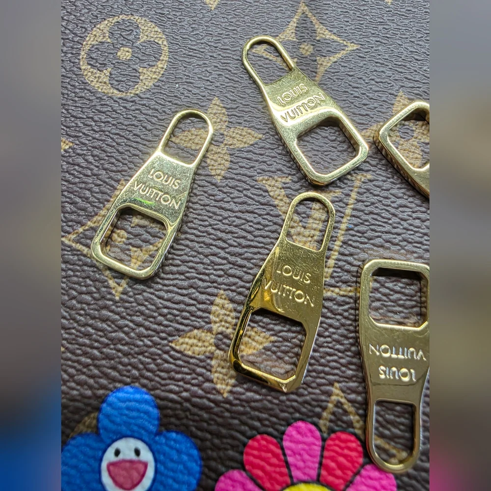 Louis Vuitton Gold Zipper Pulls...x5